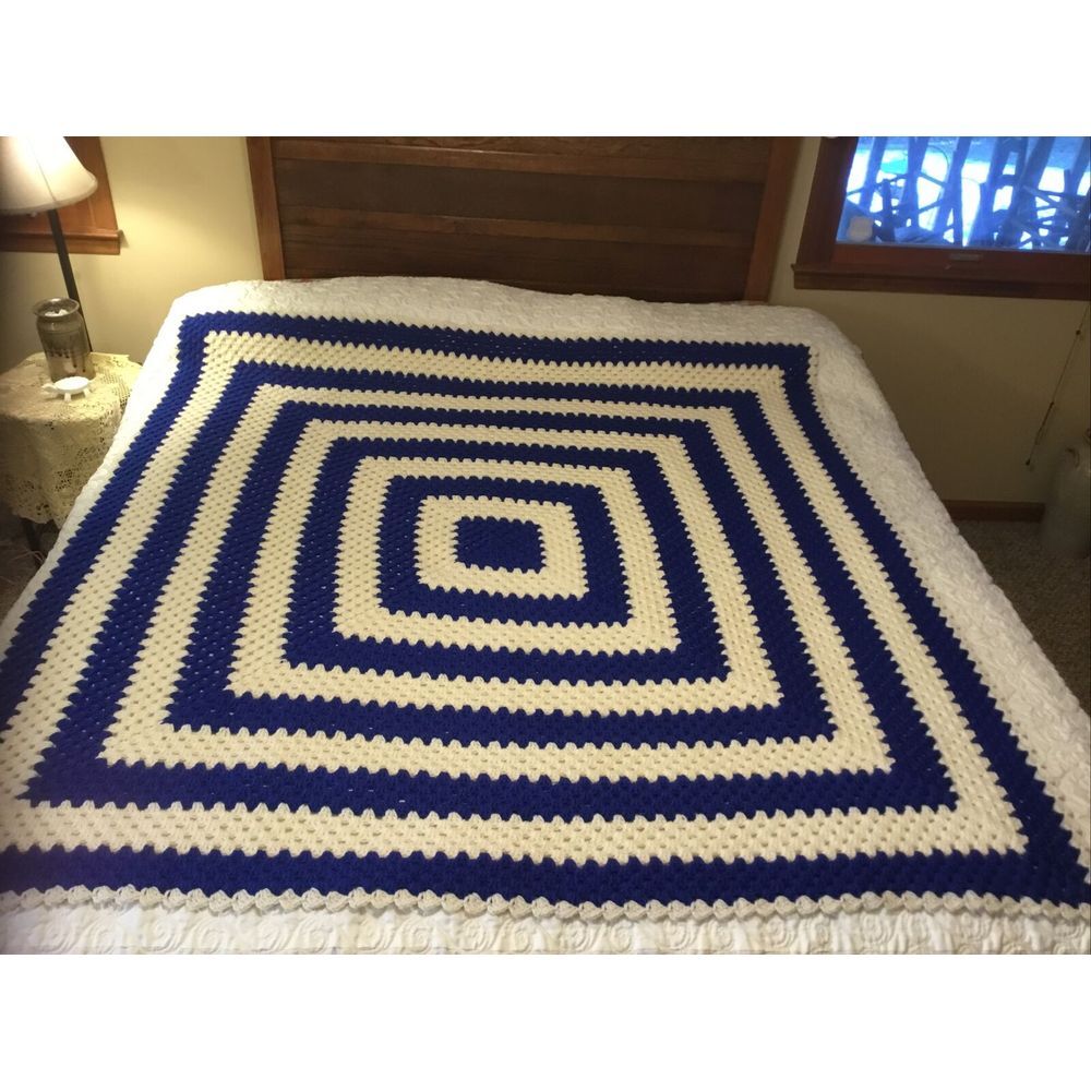 Vtg Handmade Crocheted Afghan Bed Cover Blanket Sofa Throw Blue Size 67X67